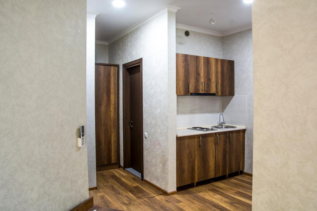 Hotel Absolut Batumi Ngoại thất bức ảnh